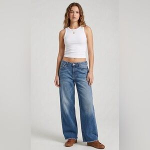 American Eagle Women's Low Rise Baggy Wide Leg Jeans - Size 00
